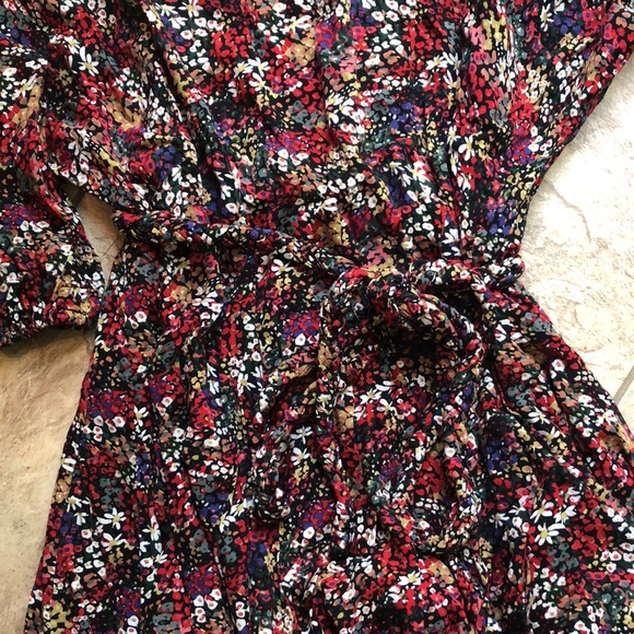 Storia Floral Belted Swing Dress - Picture 2 of 5